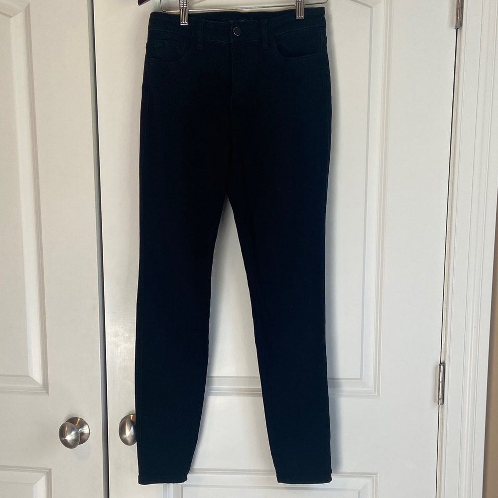 Flying Monkey Black Mid-Rise Skinny Jeans
Size 29
